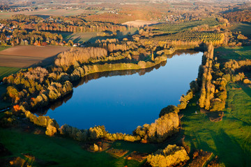 Etang de pêche de Saint-Maurice-Montcouronne vue du ciel