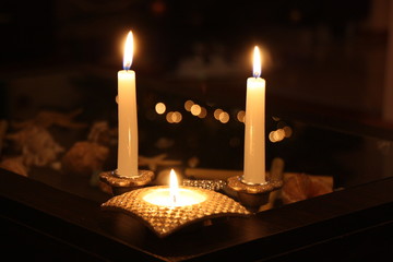 Christmas candles - 98274417