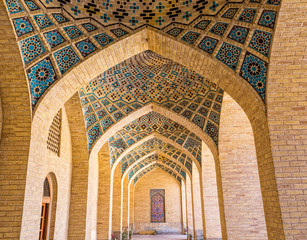 Fototapeta na wymiar Nasir al-Mulk Mosque arcade hall