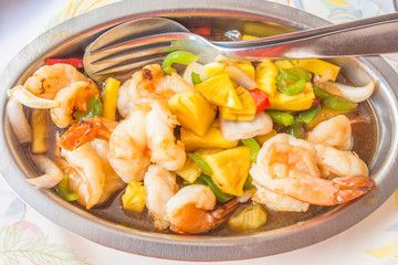 crevettes à l'ananas, cuisine chinoise 