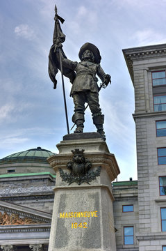 Maisonneuve Monument - Place d'Armes - Montreal