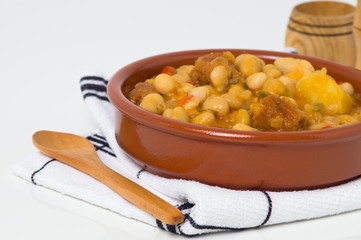 chickpeas and white beans with sausages