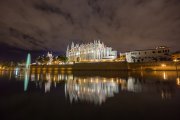 Fototapeta na wymiar Majorca cathedral in Balearic Islands night scene