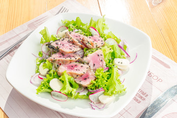 Salad with tuna