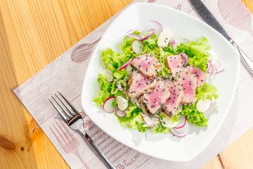 Salad with tuna