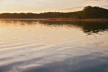 Morgenstimmung an einem See 