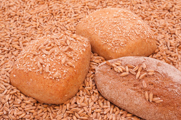 frische Brötchen mit Getreidekörnern