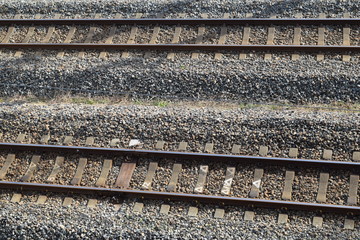 羽越本線の線路（複線）／山形県の庄内地方で羽越本線の線路（複線）を撮影した、ローカルイメージの写真です。