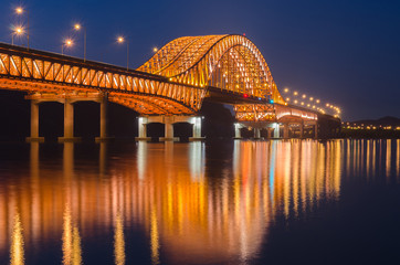 Obraz premium Reflection of Banghwa bridge at night in Seoul,Korea