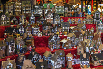 Fototapeta premium miniature houses at the Christmas market