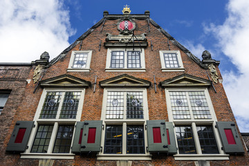 Haus mit Stadtwappen von Amsterdam