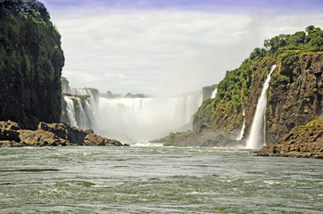 Waterfall Diablo Throat, Vew from Water/ Left side - Brazil, right   side - Argentina