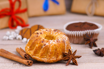 Muffins and gift boxes 