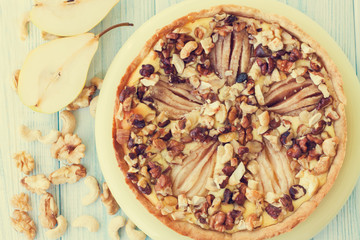 Pear tart with nuts and cottage cheese