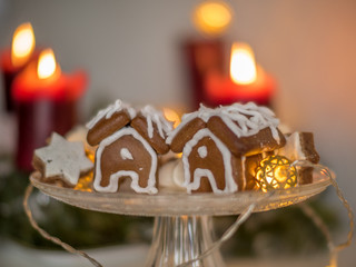 Sweet homemade Christmas gingerbread houses and cookies - 3