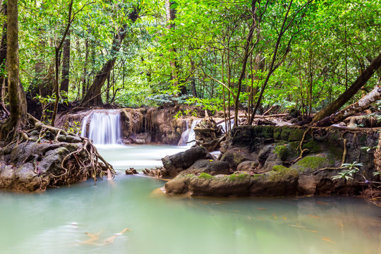 Tee lor su waterfall, in Thailand