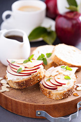 Small crostini with ricotta and apple