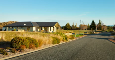 Tableaux ronds sur aluminium brossé Nouvelle-Zélande Te Anau. L& 39 une des maisons typiques de Nouvelle-Zélande (île du Sud).