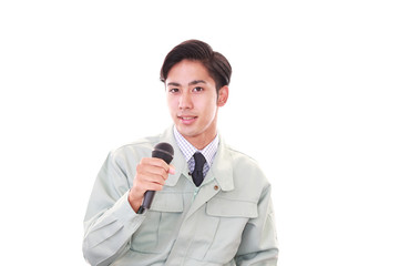 プレゼン中の笑顔の労働者