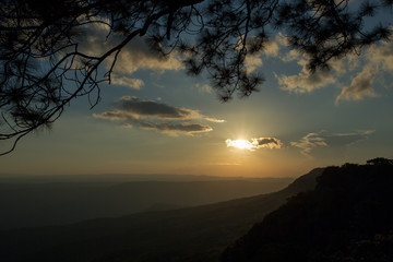 Obraz premium Phu Kradueng National Park, is the highland located in the north-east of Thailand. There are some view points along the south edge of the highland. The Makdook Cliff is one of those view points.