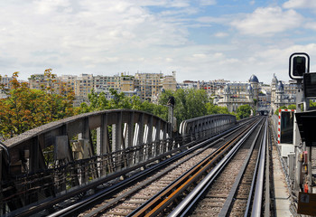 Paris - voie ferrées pont Bir-Hakeim