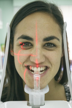 TAC making a panoramic radiograph of the jaw