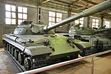 Soviet second-generation main battle tank T-64