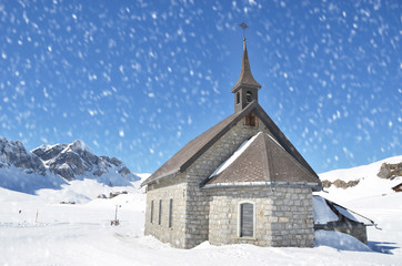 Fototapeta na wymiar Chapel in Melchsee-Frutt, Switzerland