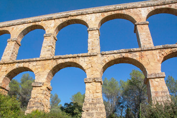 Fototapeta na wymiar Tarragone, le pont du diable, monument historique, 1er siècle, Espagne