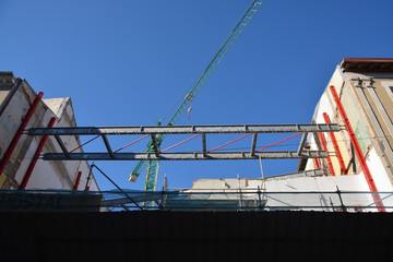 edificio apuntalado