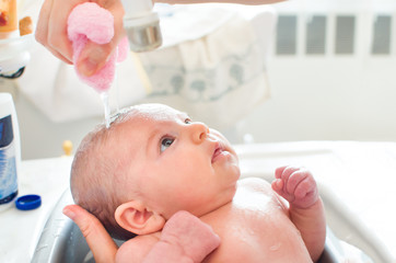 bathe newborn
