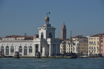 Fototapeta na wymiar Punta della Dogana in Venedig