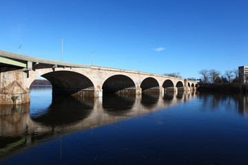 Fototapeta na wymiar The Bulkeley Bridge in Hartford, Connecticut