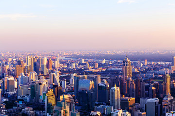 Fototapeta premium cityscape of downtown of Thailand at sunset.