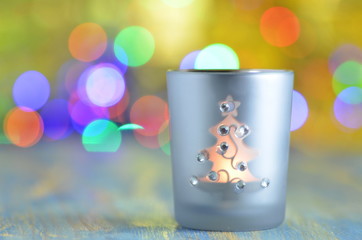 bożonarodzeniowy lampion na tle magicznego bokeh © Darios