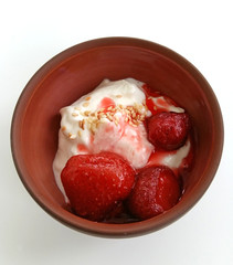 Cream cheese with strawberry and sesame seeds