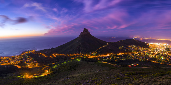 Fototapeta Cape Town's Lion's Head Mountain Peak landscape seen from Table Mountain tourist hike