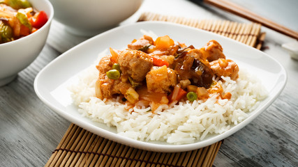 Reis mit süß-sauren Gemüse - rice with sweet and sour veggies