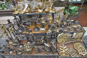 street selling souvenirs, Sirmione, Italy