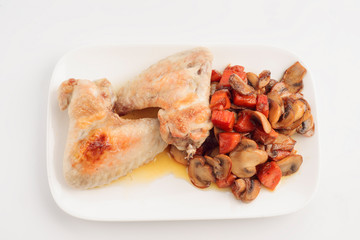 stew chicken wings with champignons