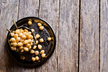 Grains of raw chickpeas