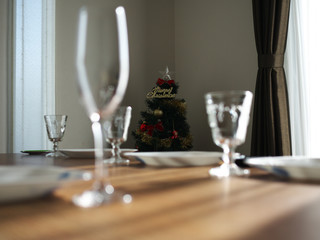 クリスマスツリーとパーティー