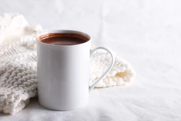 Papier Peint photo Chocolat boisson au chocolat chaud dans une tasse blanche