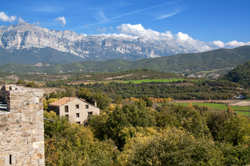 Fototapeta premium Le Peña Montañesa vu d'Ainsa, Aragon, Espagne, Europe