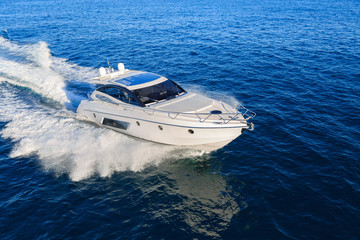 Fototapeta premium luxury motoryacht in navigation