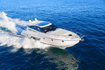 Fototapeta premium luxury motoryacht in navigation