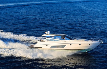 Fototapeta premium luxury motoryacht in navigation