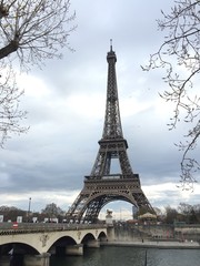 Fototapeta na wymiar Torre Eiffel d'inverno, Parigi, Francia