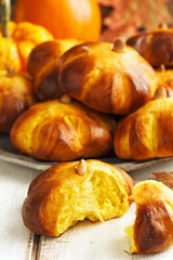 Pumpkin buns