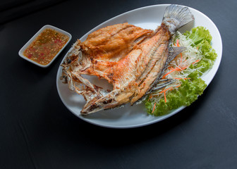 Fish dish - Dee[ fried Snapper fish eat with spicy sauce